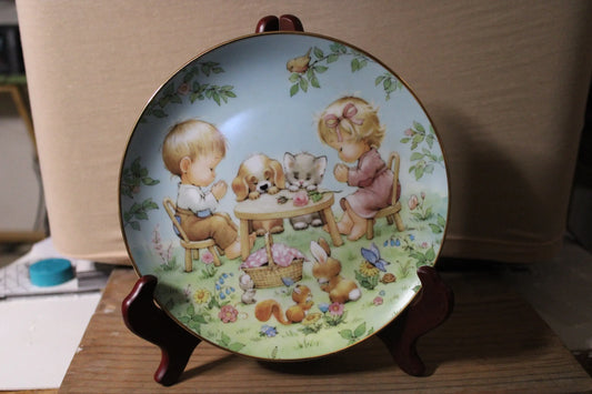 Vintage plate children praying